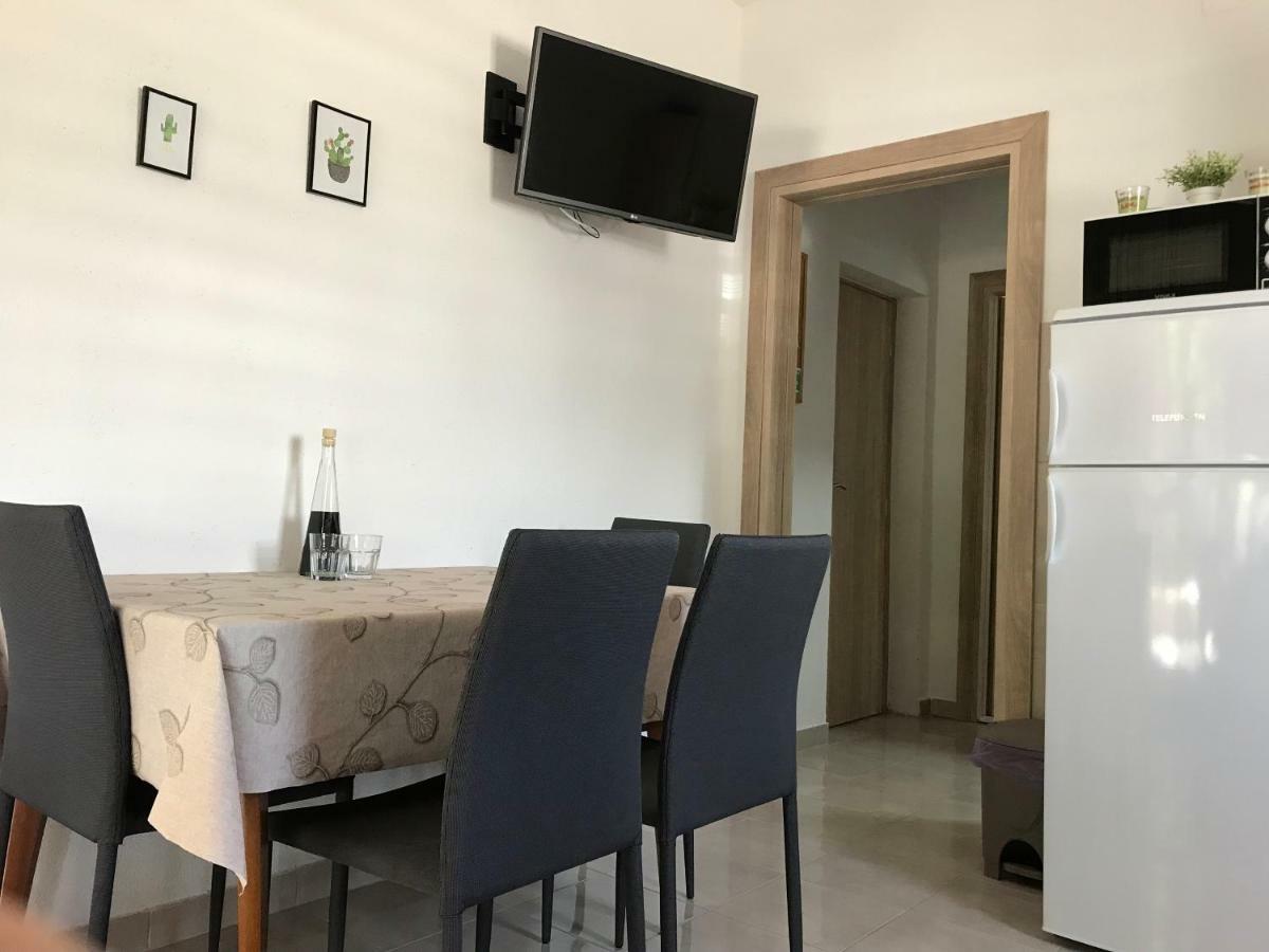Apartman Mirjana With Terrace And Free Parking Donji Okrug  Екстер'єр фото